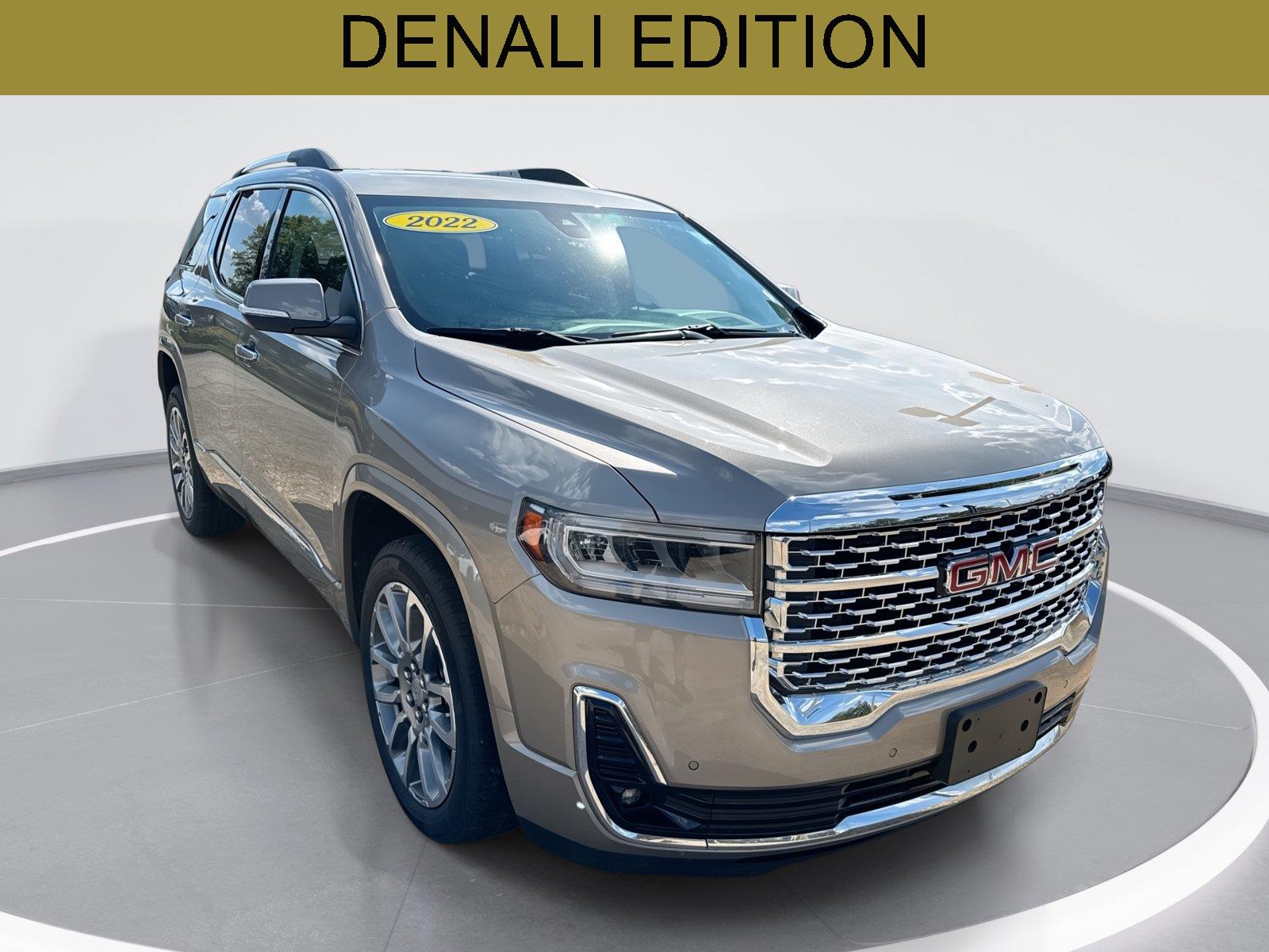 Light Stone Metallic 2022 GMC Acadia SUV / Crossover Front-Wheel Drive 9-Speed Automatic