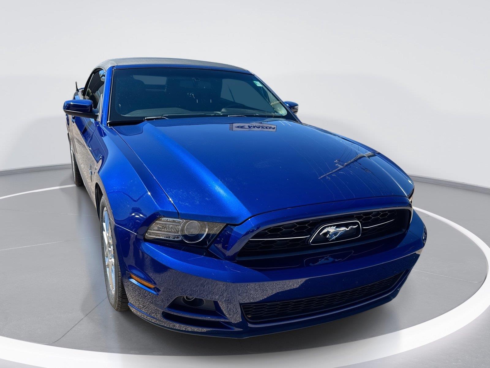 2014 Ford Mustang V6 Premium Convertible RWD