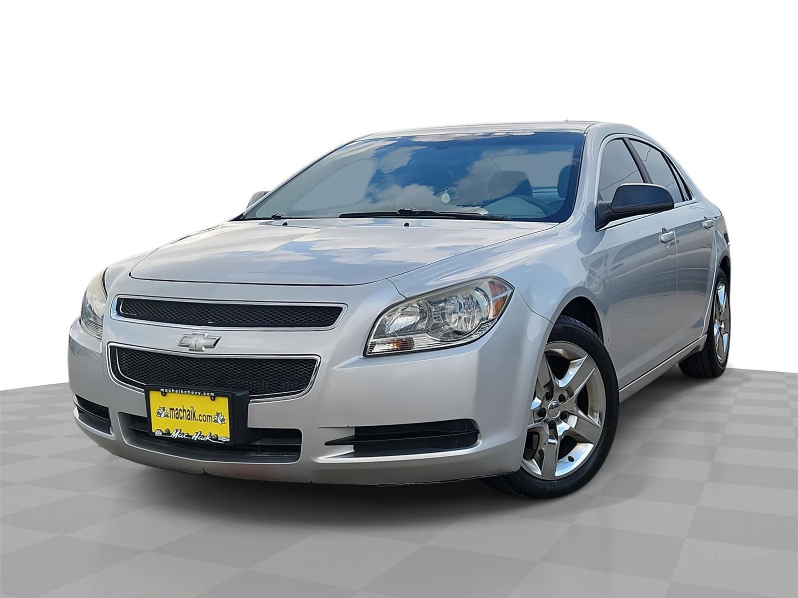 Silver Ice Metallic 2011 Chevrolet Malibu Sedan Front-Wheel Drive 6-Speed Automatic