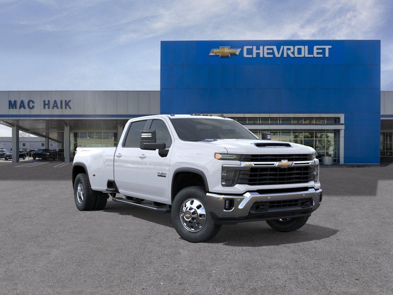 Summit White 2026 Chevrolet Silverado 3500HD Pickup Truck Four-Wheel Drive Automatic