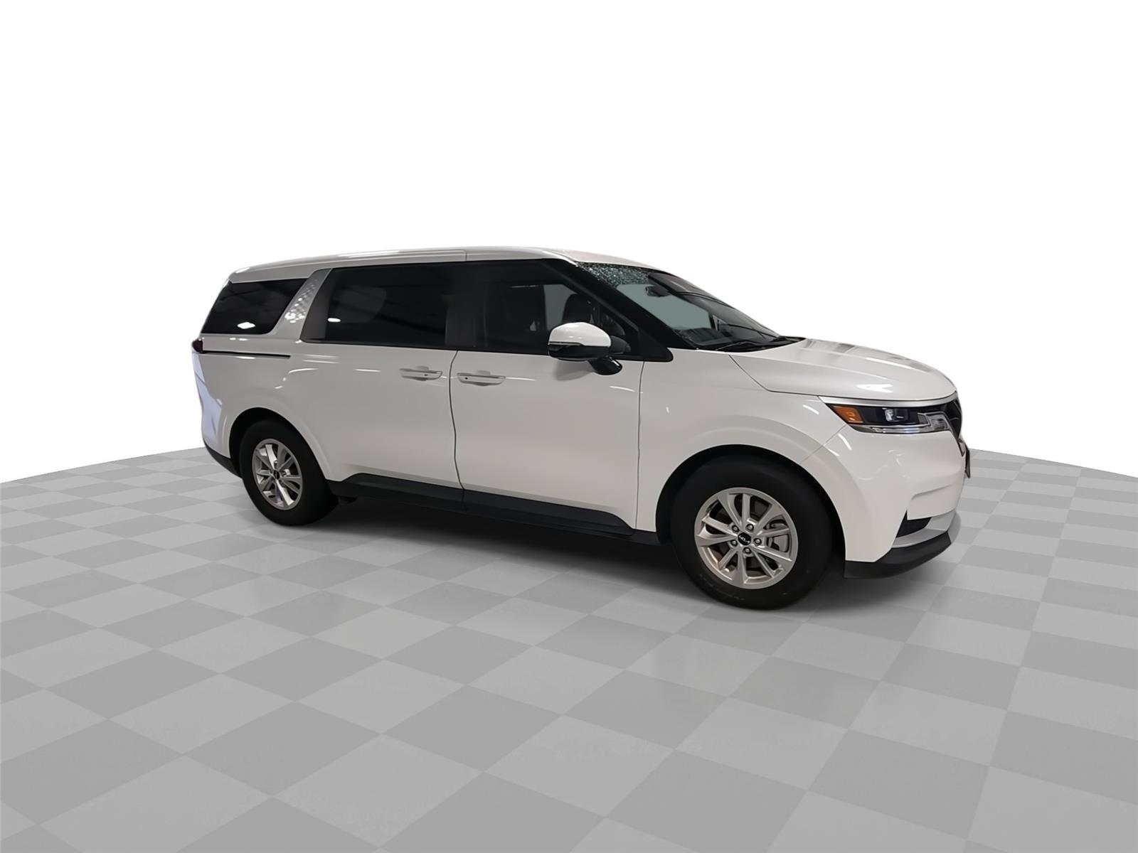  2024 Kia Carnival LX FWD   