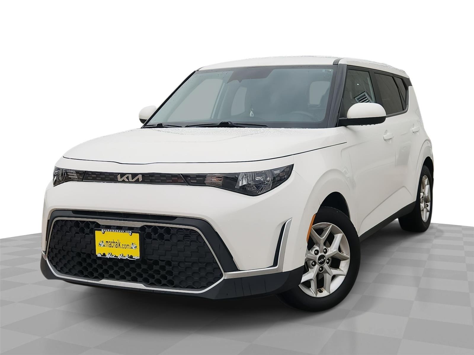 Snow White Pearl 2023 Kia Soul SUV / Crossover Front-Wheel Drive Continuously Variable Transmission