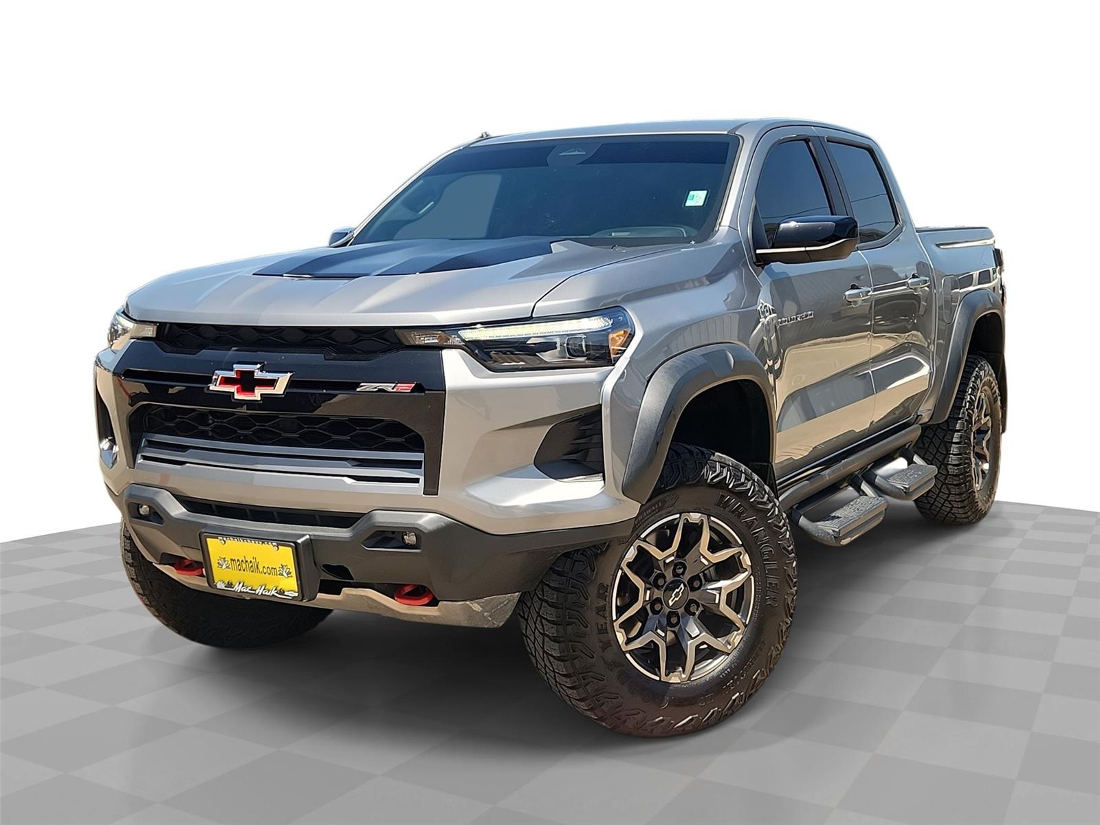 Sterling Gray Metallic 2024 Chevrolet Colorado Pickup Truck Four-Wheel Drive 8-Speed Automatic