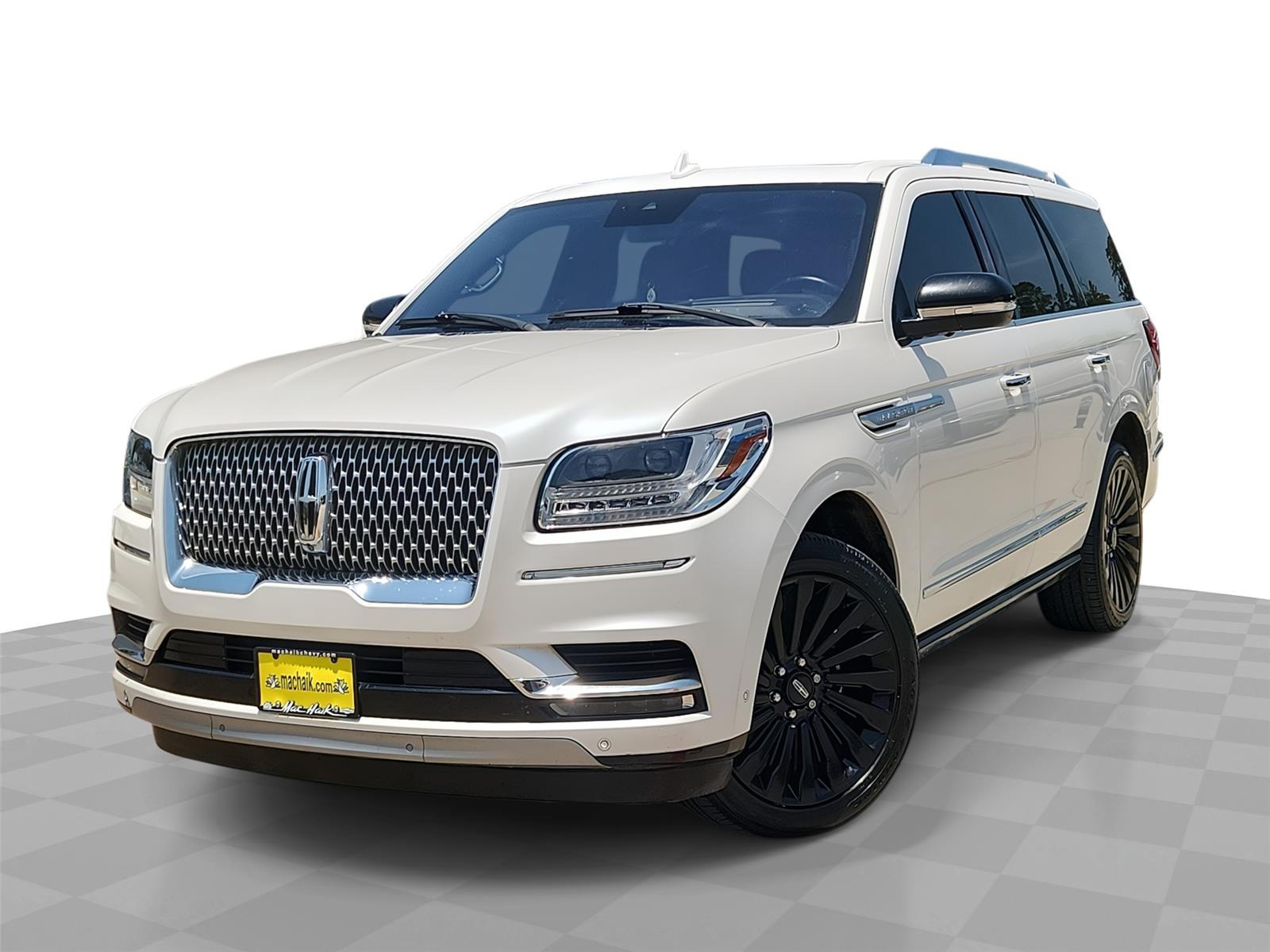 White Platinum Metallic Tri-Coat 2018 Lincoln Navigator SUV / Crossover Four-Wheel Drive Automatic
