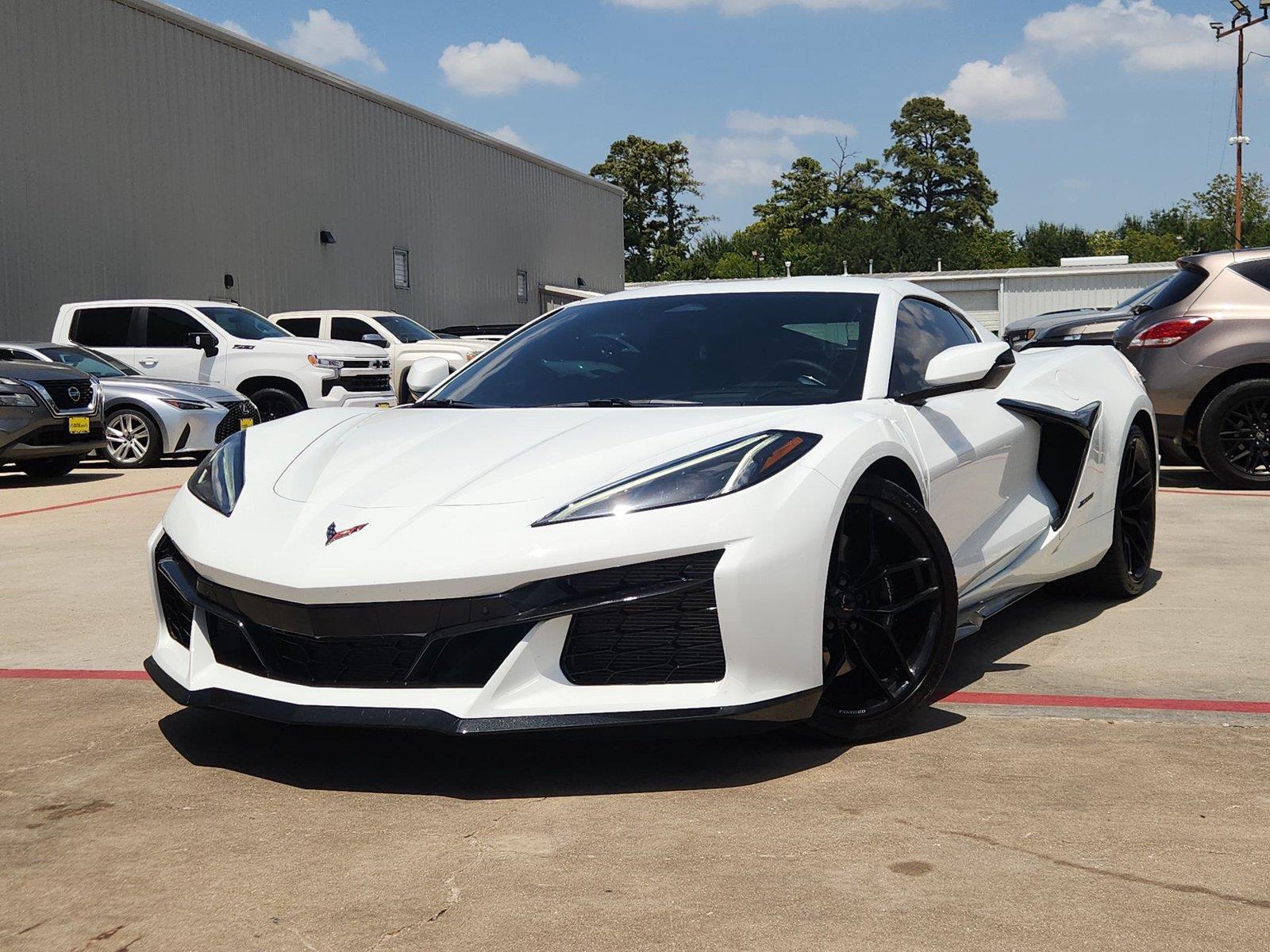 Arctic White 2026 Chevrolet Corvette Coupe Rear-Wheel Drive 8-Speed Dual Clutch