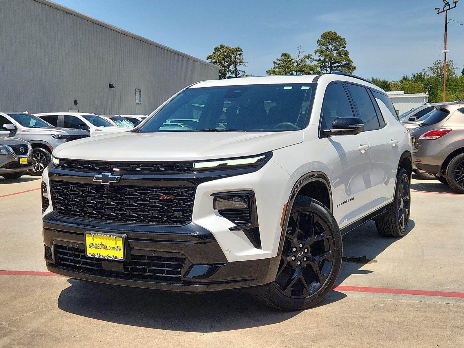 White (Iridescent Pearl Tricoat) 2024 Chevrolet Traverse SUV / Crossover Front-Wheel Drive 8-Speed Automatic