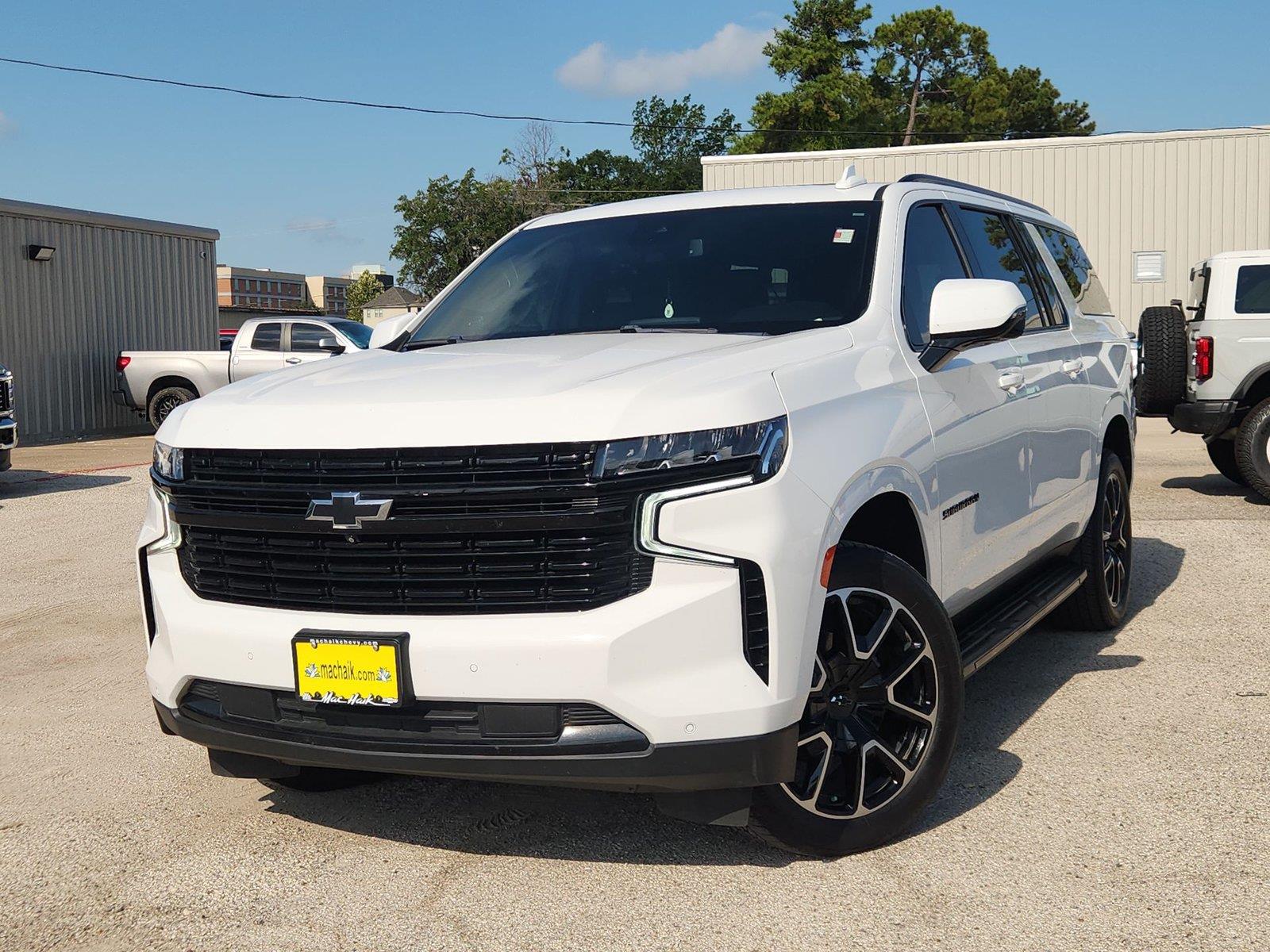 Summit White 2024 Chevrolet Suburban SUV / Crossover Four-Wheel Drive Automatic