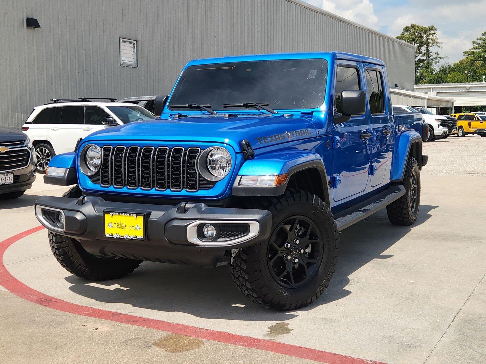 Hydro Blue Pearlcoat 2025 Jeep Gladiator Pickup Truck Four-Wheel Drive 8-Speed Automatic