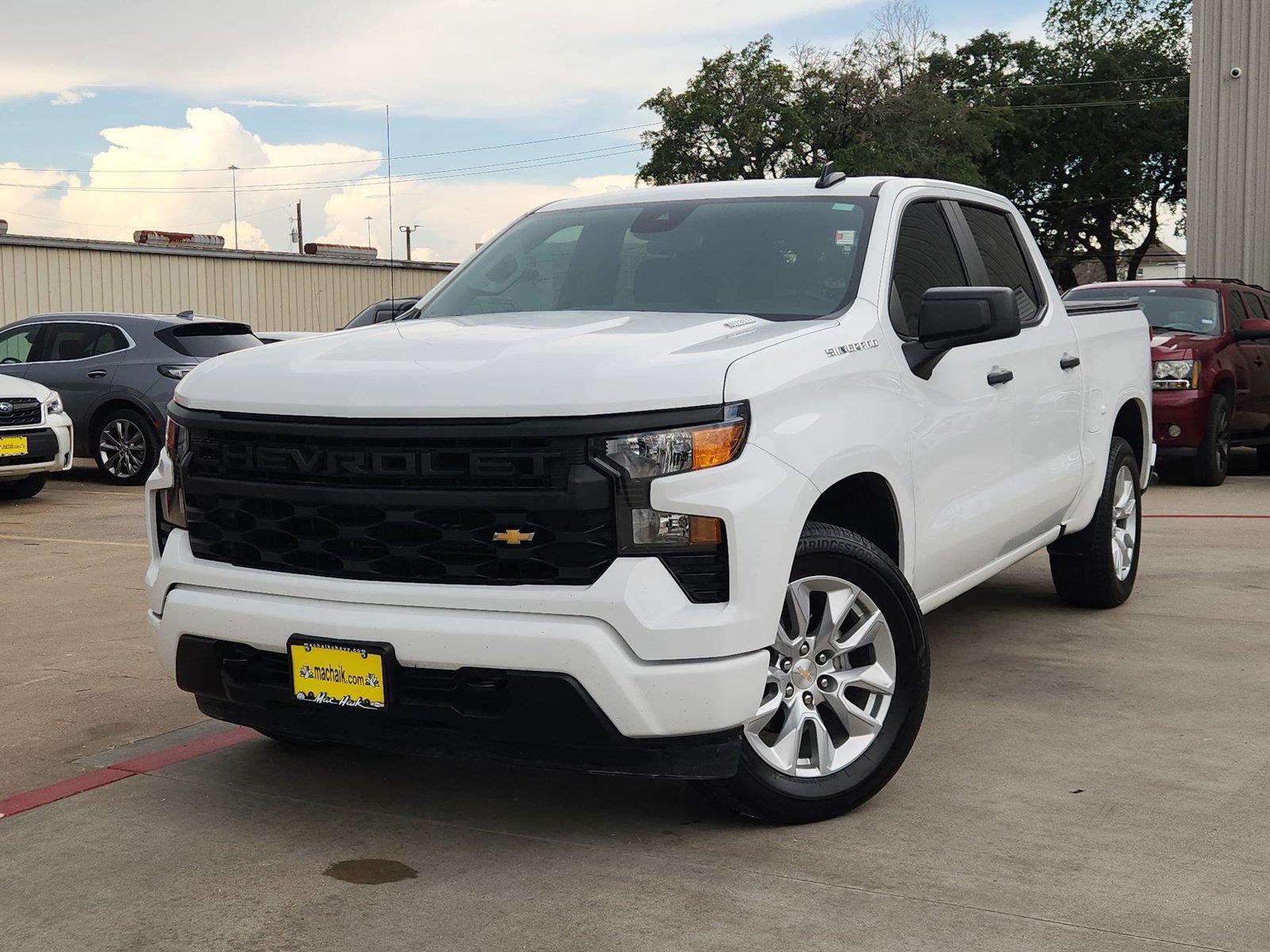 Summit White 2025 Chevrolet Silverado 1500 Pickup Truck 4X2 8-Speed Automatic