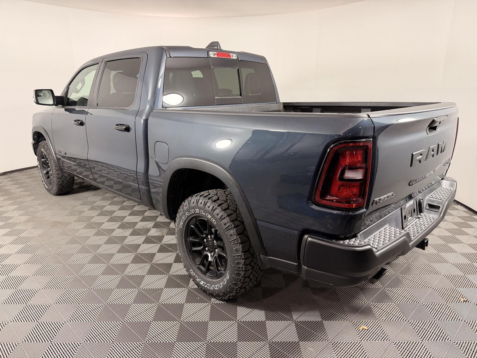 View vehicle photo 3