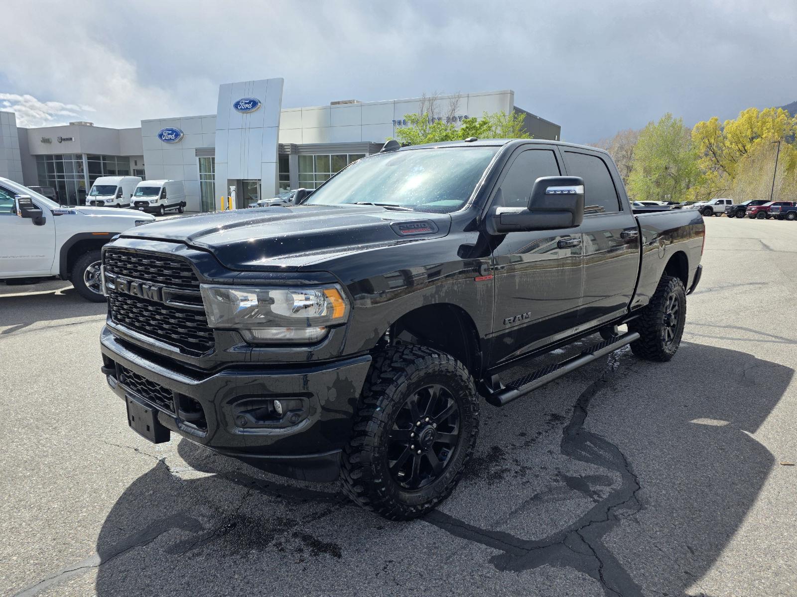 Diamond Black Crystal Pearlcoat 2024 RAM 2500 Big Horn Crew Cab 4WD Pickup Truck Four-Wheel Drive 6-Speed Automatic