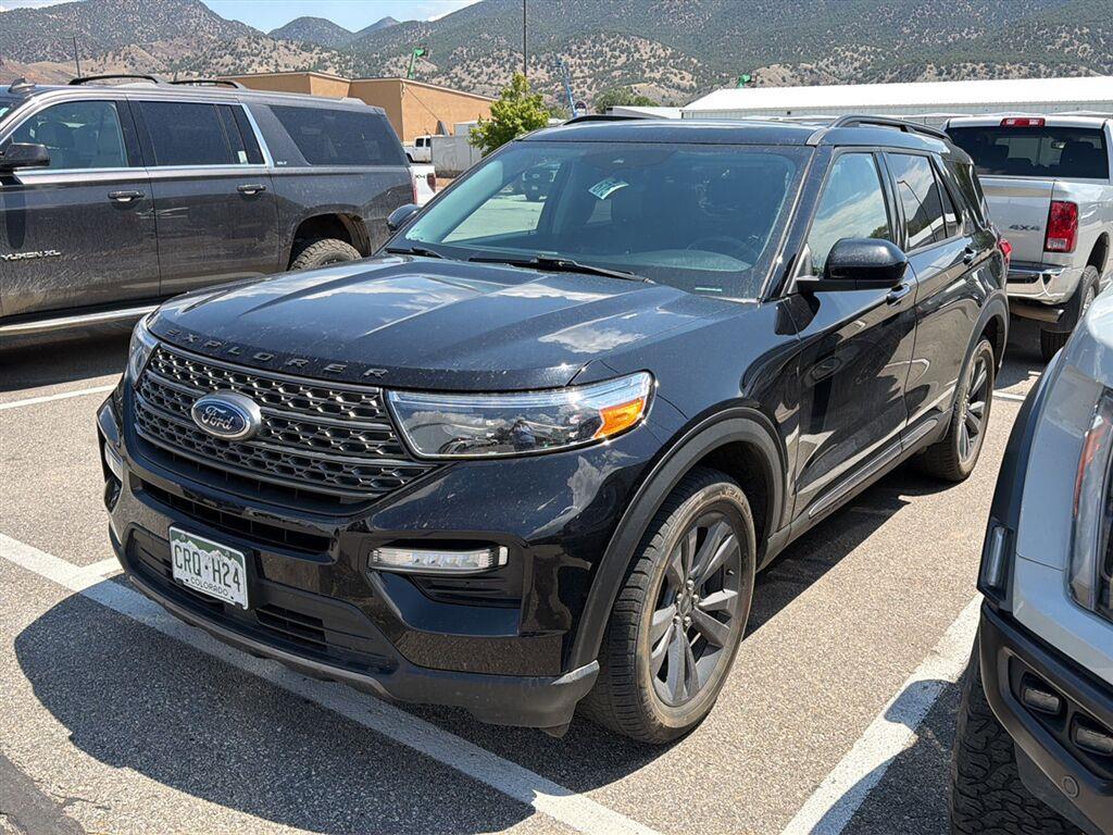  2022 Ford Explorer XLT AWD   