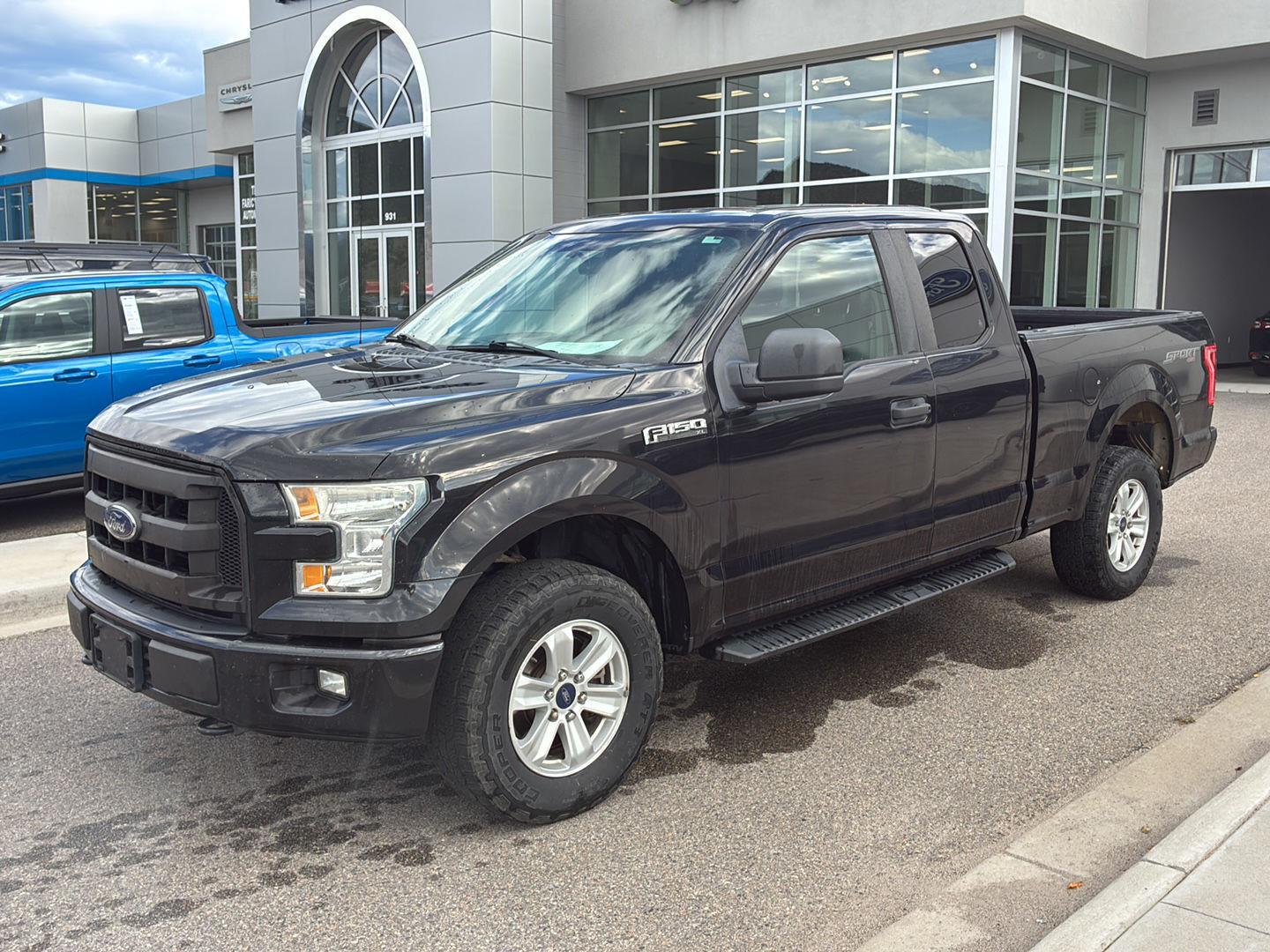 Tuxedo Black Metallic 2015 Ford F-150 Pickup Truck Four-Wheel Drive 6-Speed Automatic