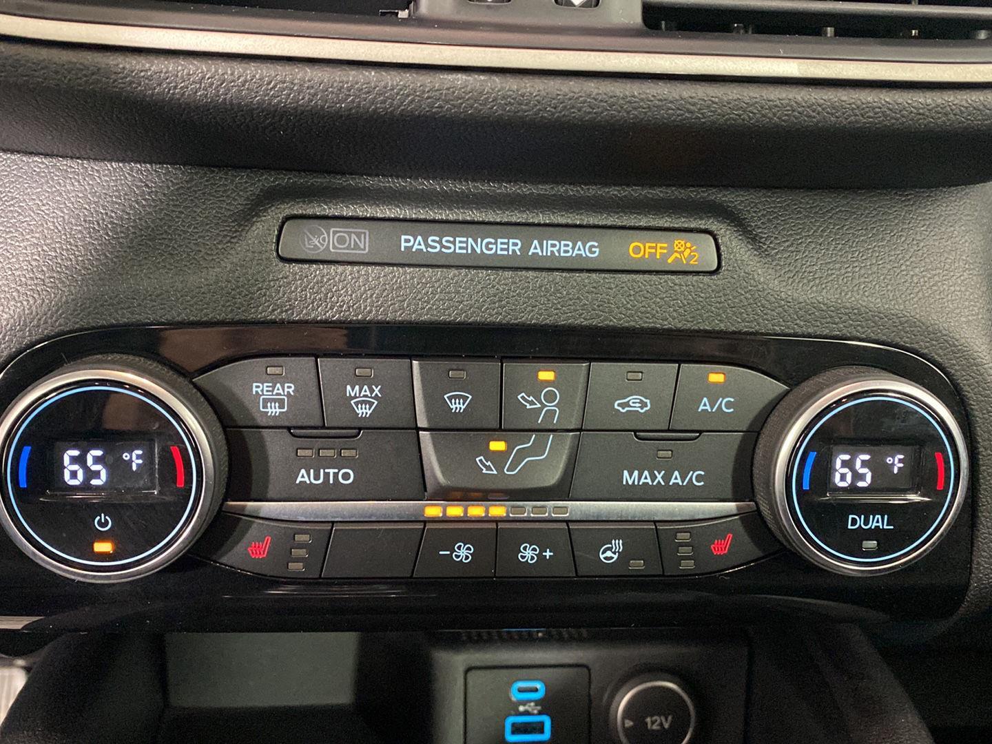 Used 2021 Blue Metallic Ford SE image 6