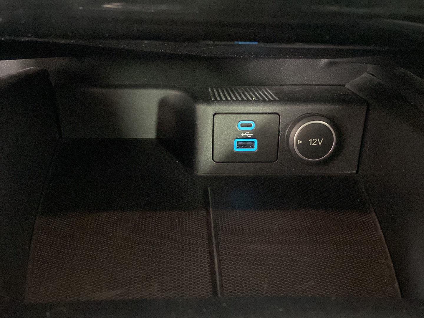 Used 2021 Blue Metallic Ford SE image 7