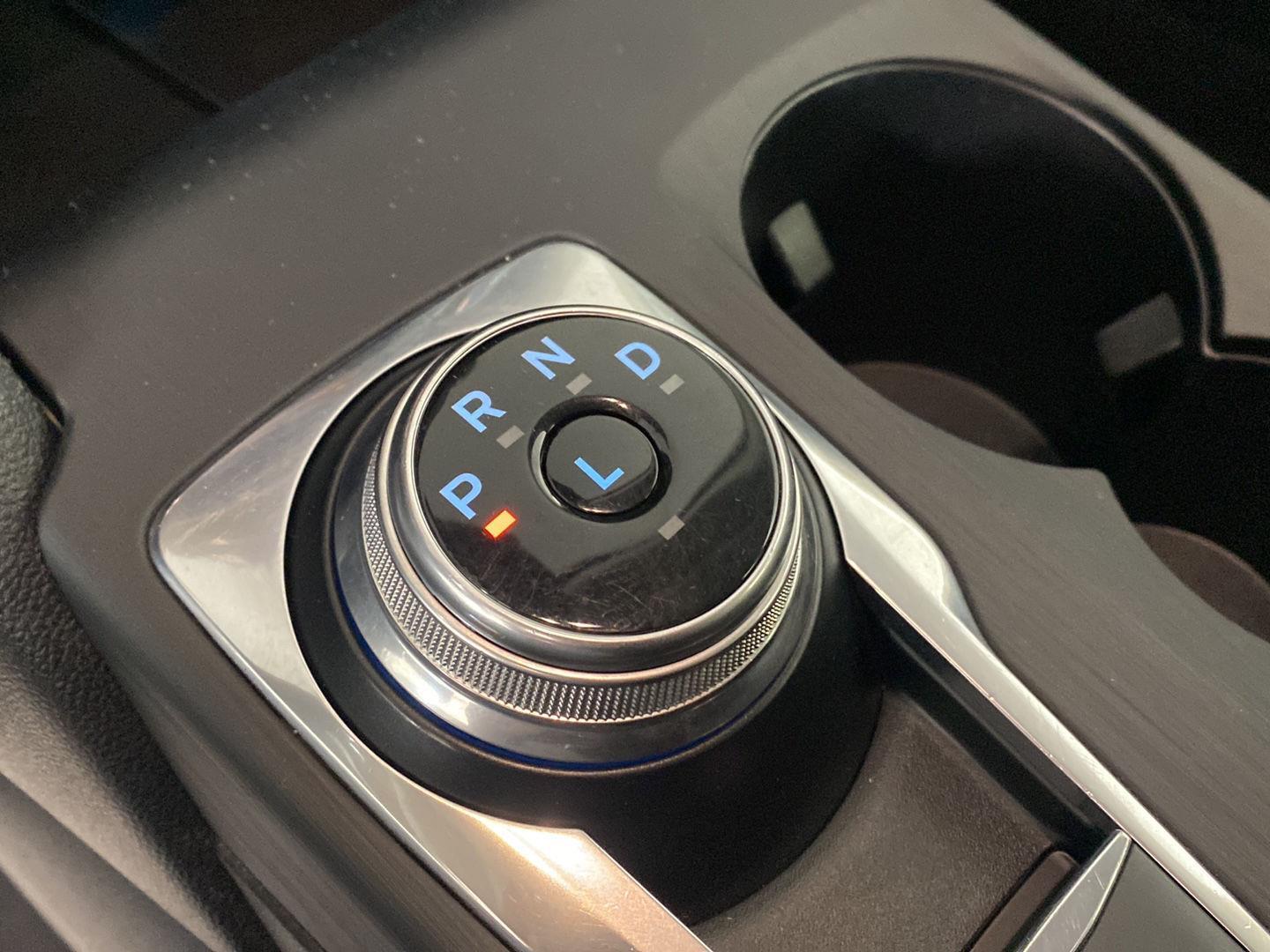 Used 2021 Blue Metallic Ford SE image 8