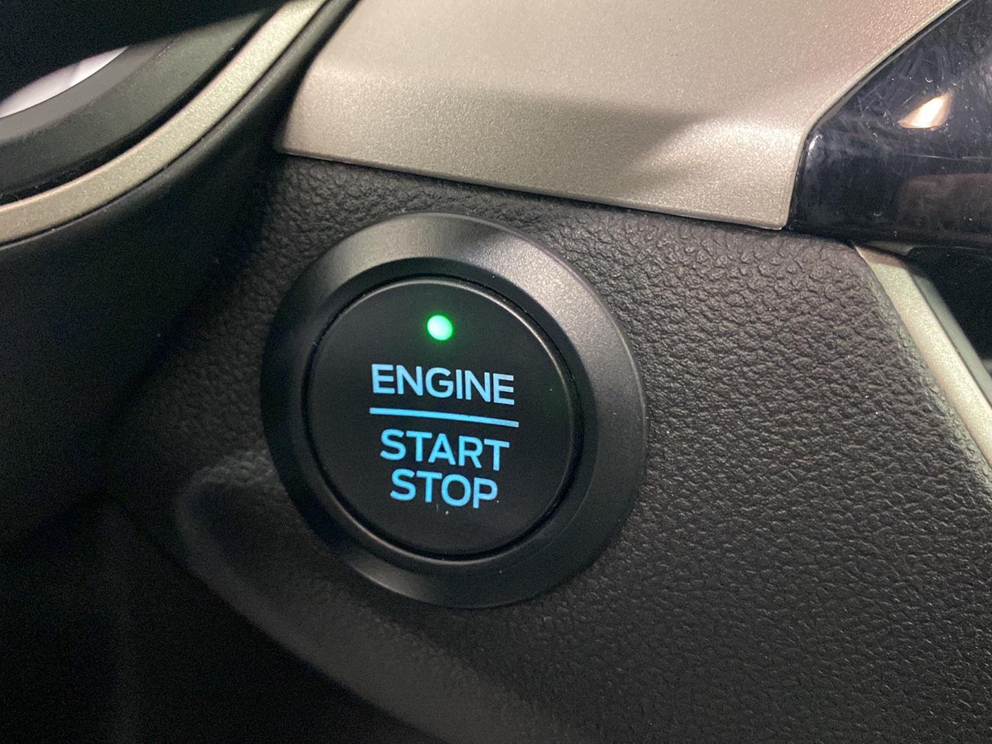 Used 2021 Blue Metallic Ford SE image 11