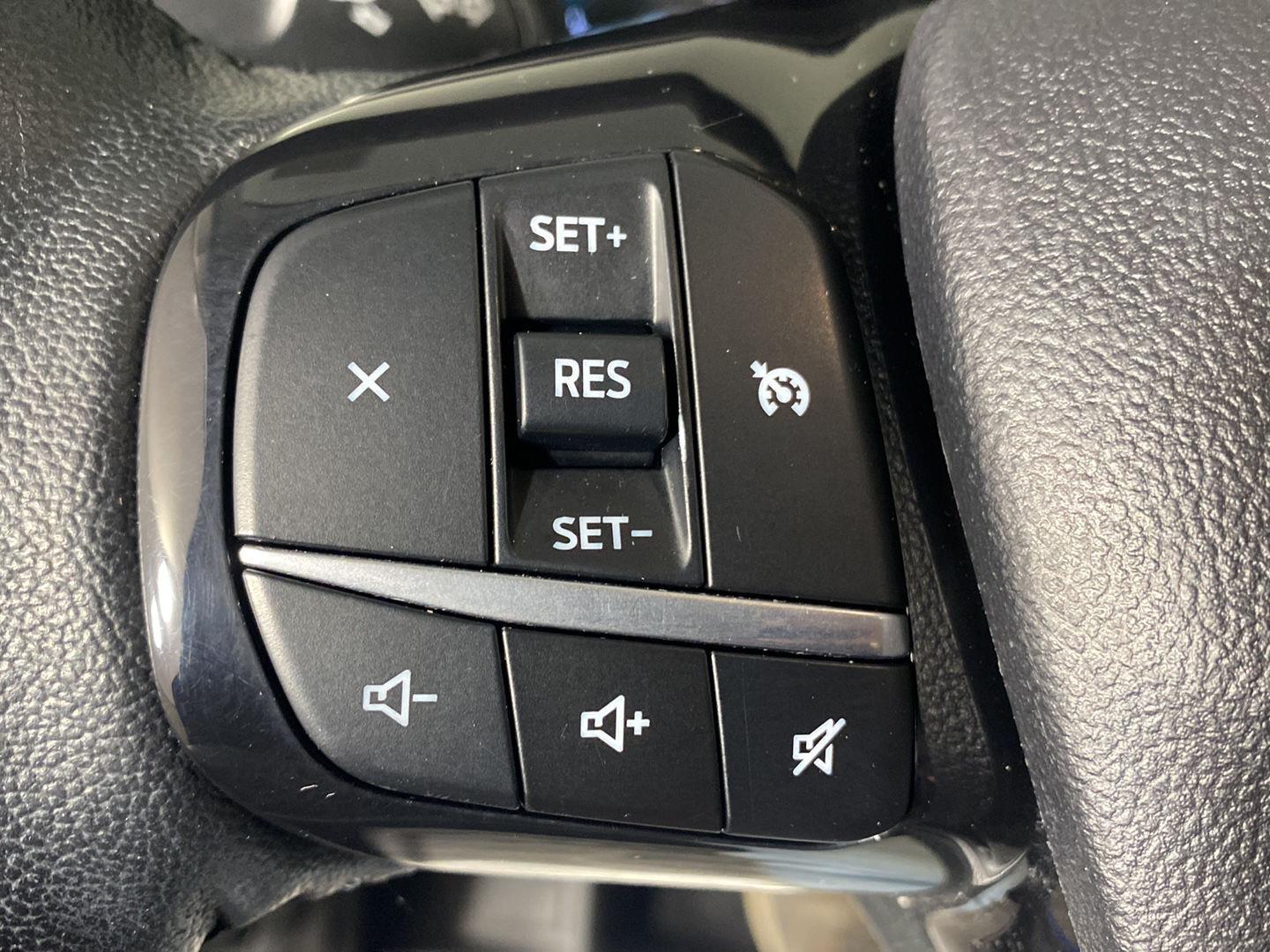 Used 2021 Blue Metallic Ford SE image 13