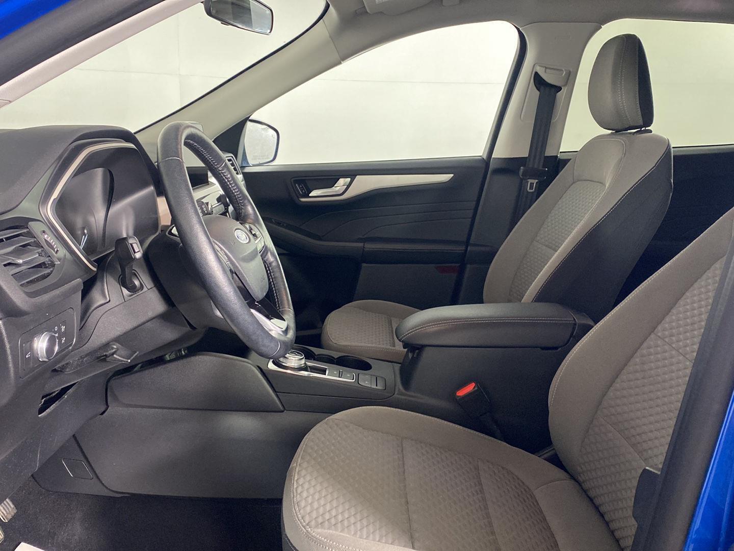 Used 2021 Blue Metallic Ford SE image 15
