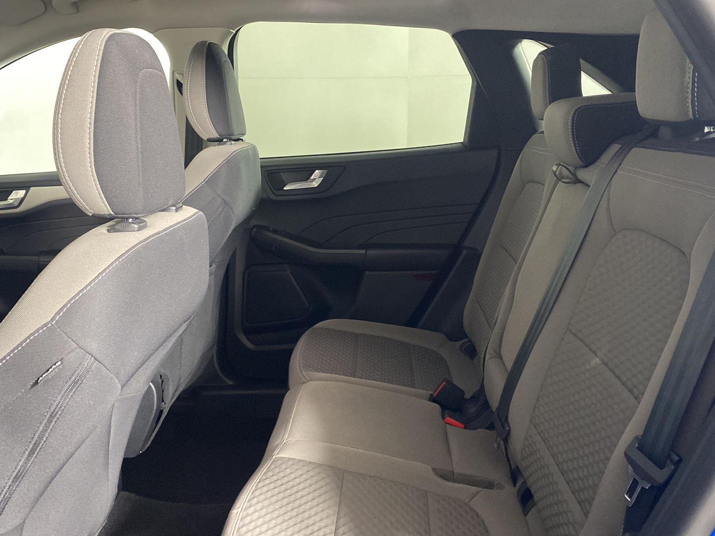 Used 2021 Blue Metallic Ford SE image 17