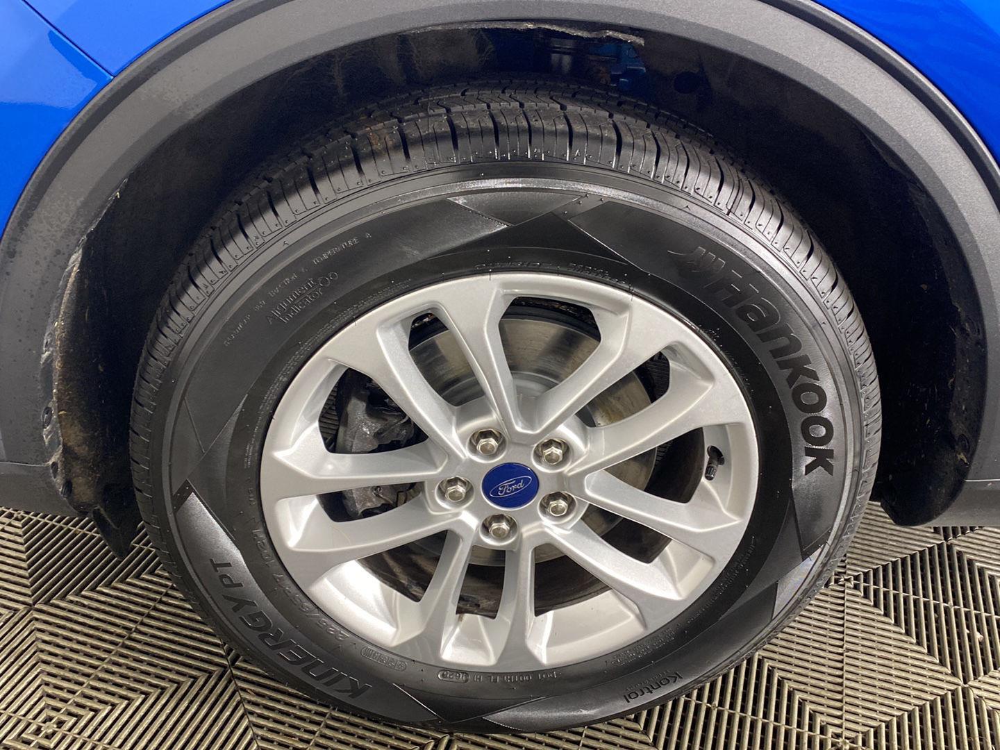 Used 2021 Blue Metallic Ford SE image 29