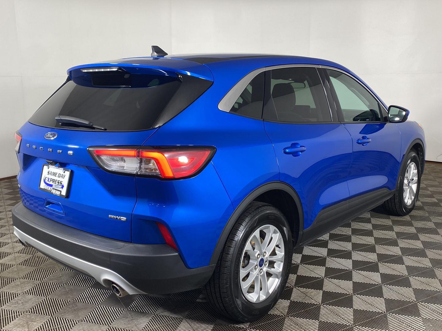 Used 2021 Blue Metallic Ford SE image 22