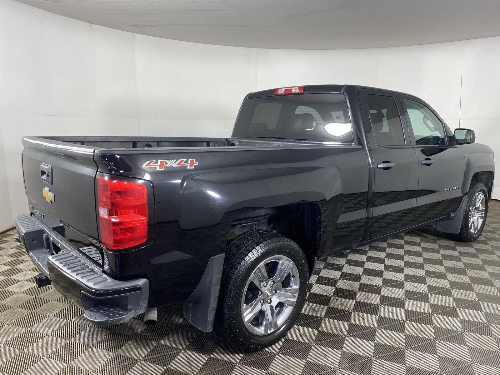 Used 2017 Black Chevrolet Custom image 4