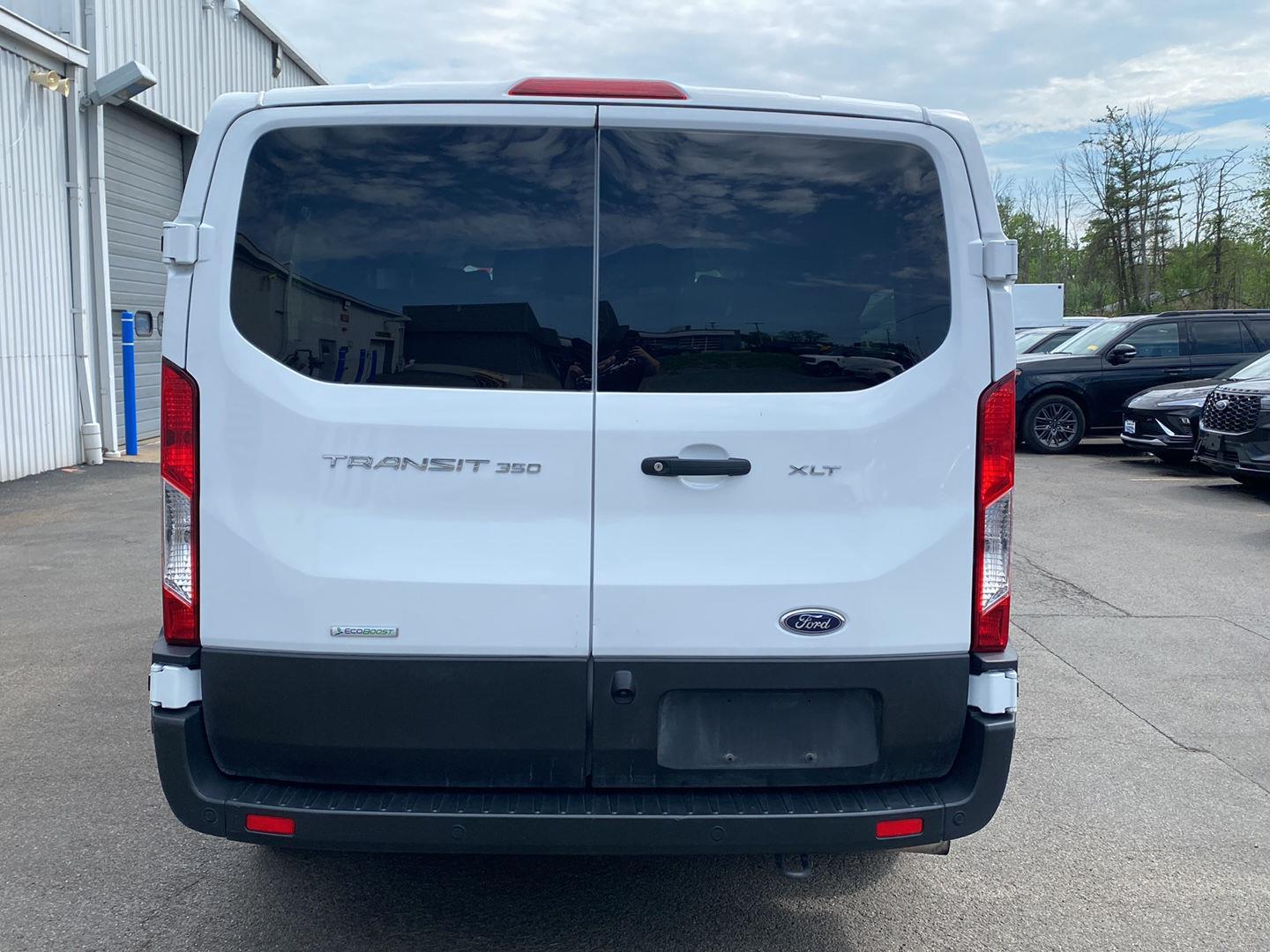 Used 2023 Oxford White Ford 350 XLT image 6