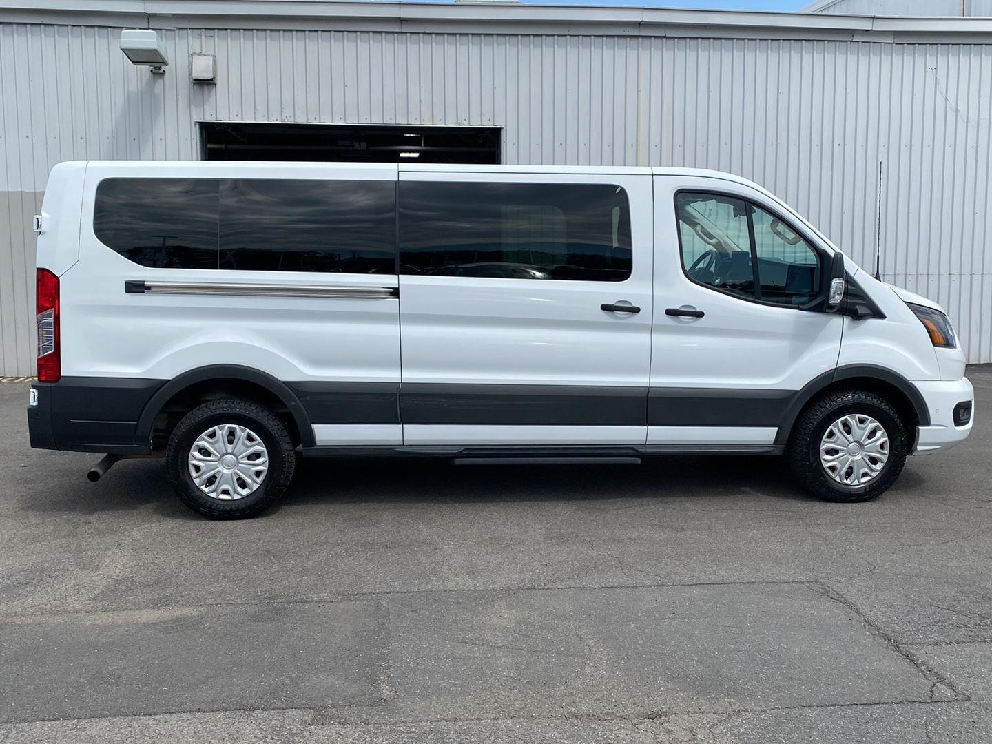 Used 2023 Oxford White Ford 350 XLT image 8