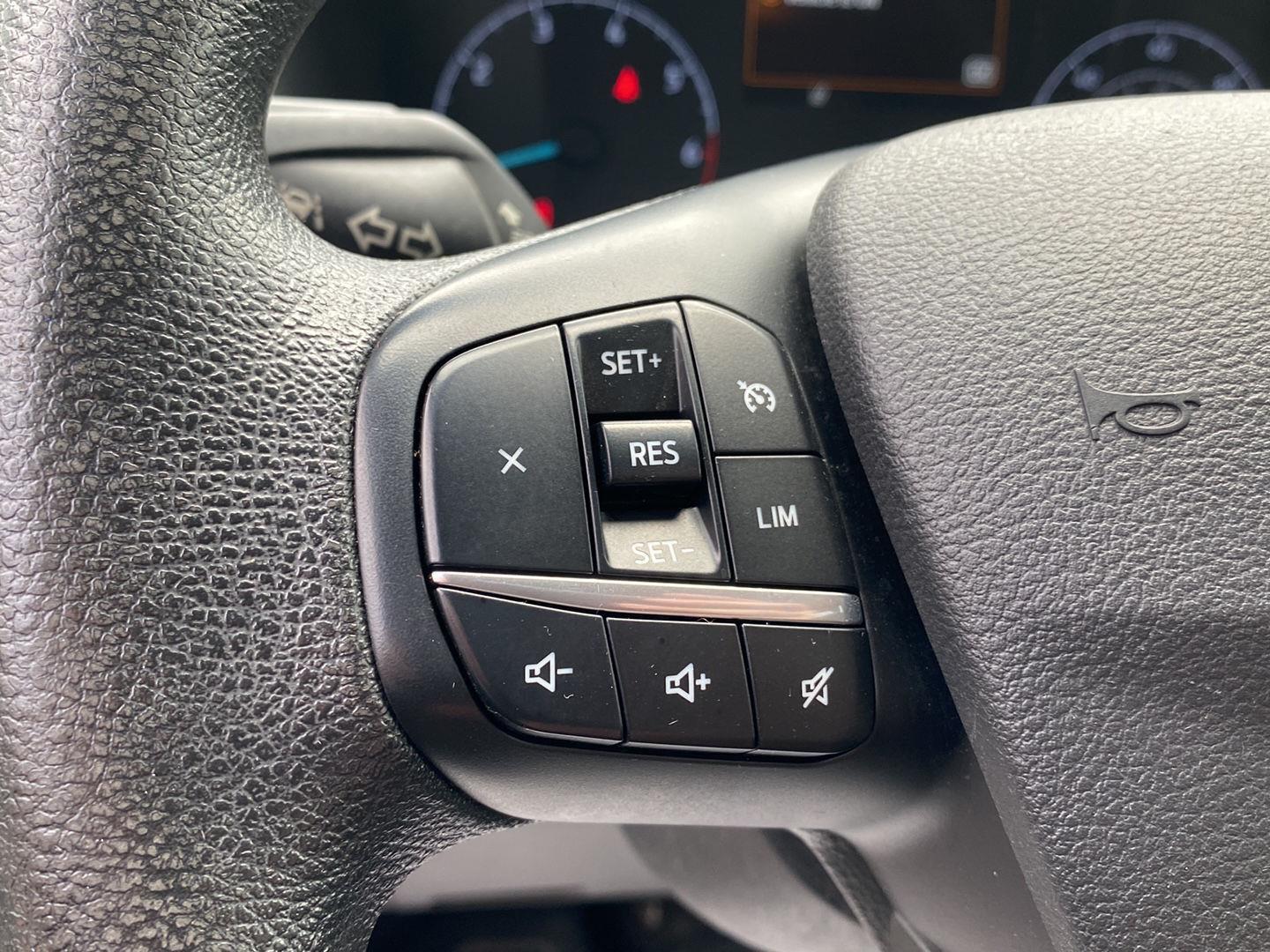 Used 2023 Oxford White Ford 350 XLT image 14