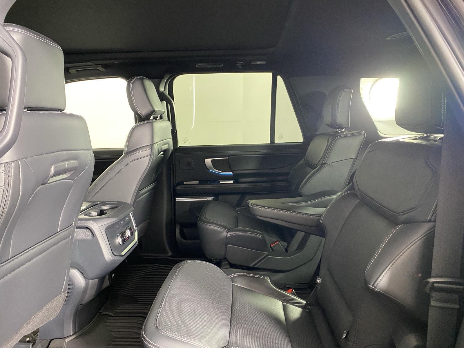 Used 2025 Black Metallic Ford Platinum image 11