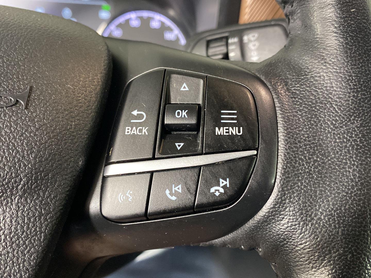 Certified Used 2022 Oxford White Ford LARIAT image 12