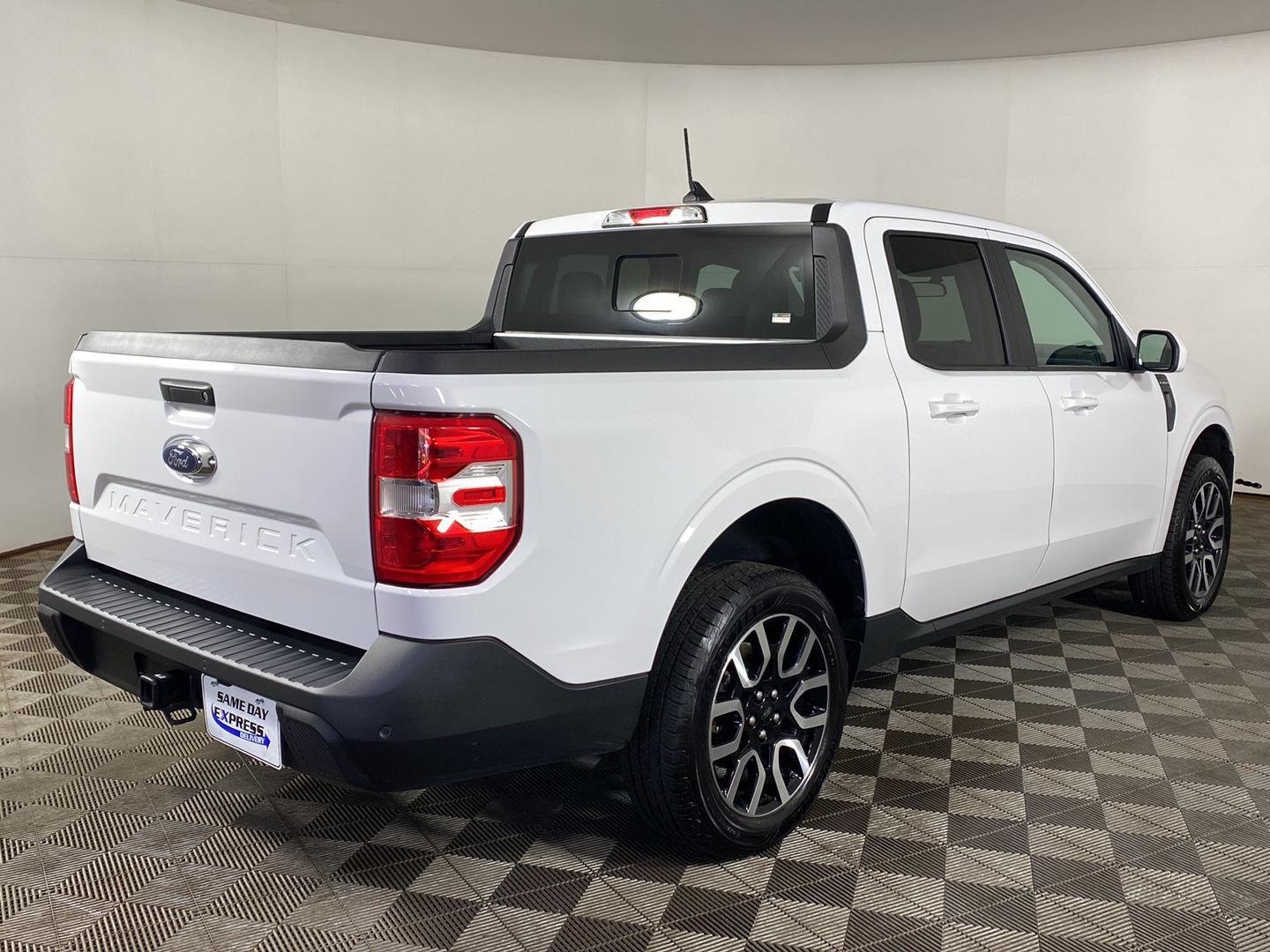 Certified Used 2022 Oxford White Ford LARIAT image 24