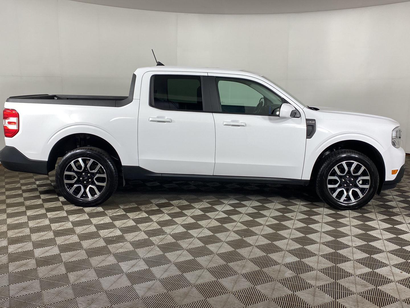 Certified Used 2022 Oxford White Ford LARIAT image 25