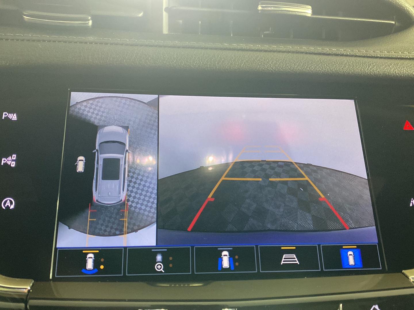 View vehicle photo 4
