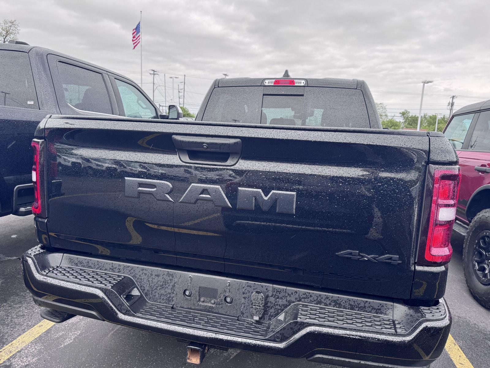 View vehicle photo 5