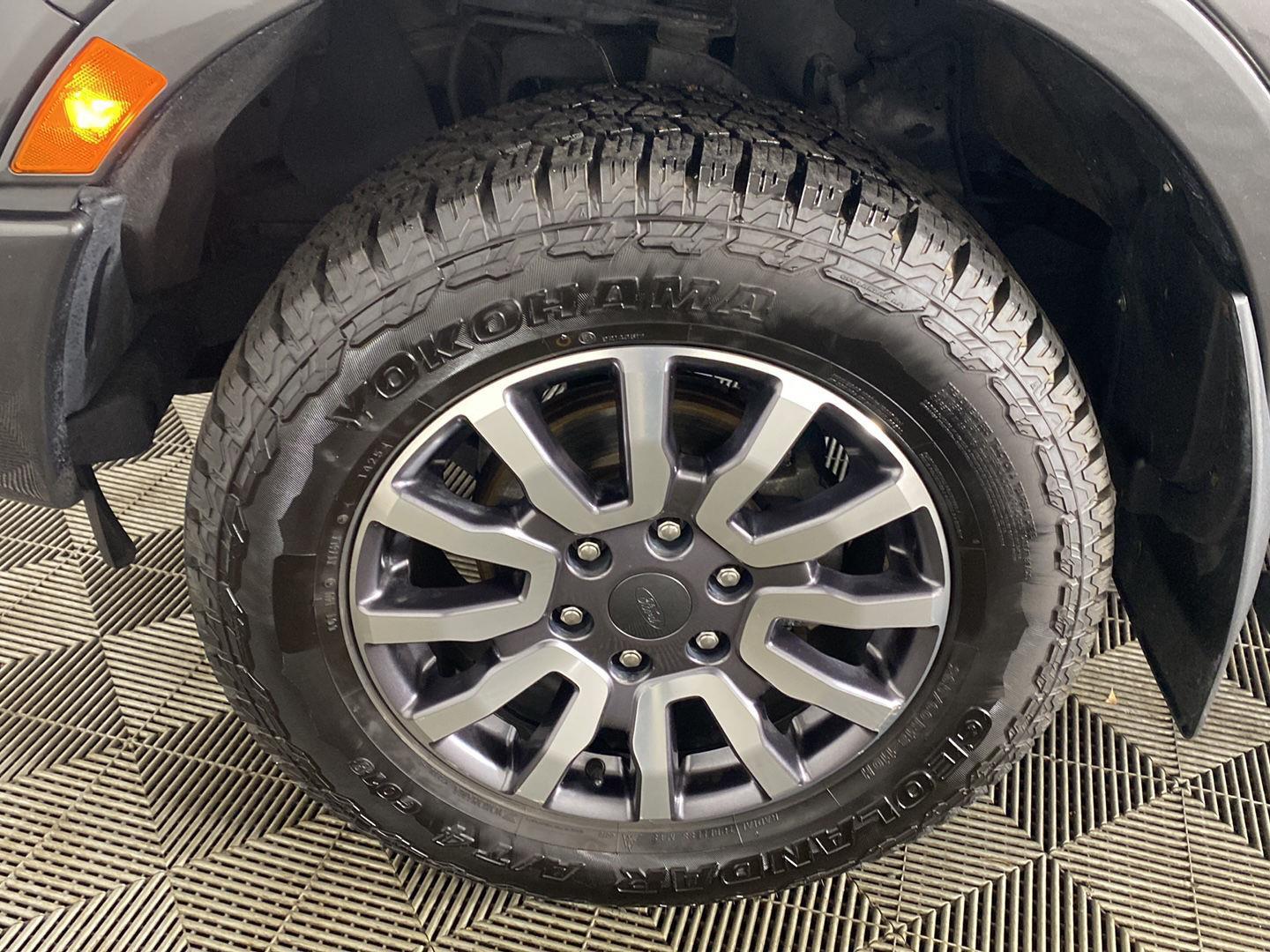 Used 2019 Magnetic Ford XLT image 19