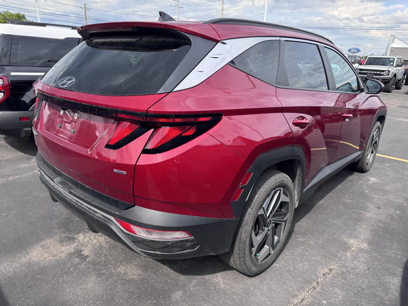 Used 2024 Ultimate Red Hyundai SEL image 4