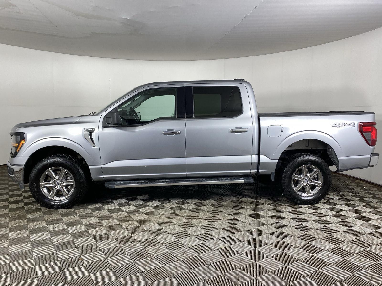View vehicle photo 4