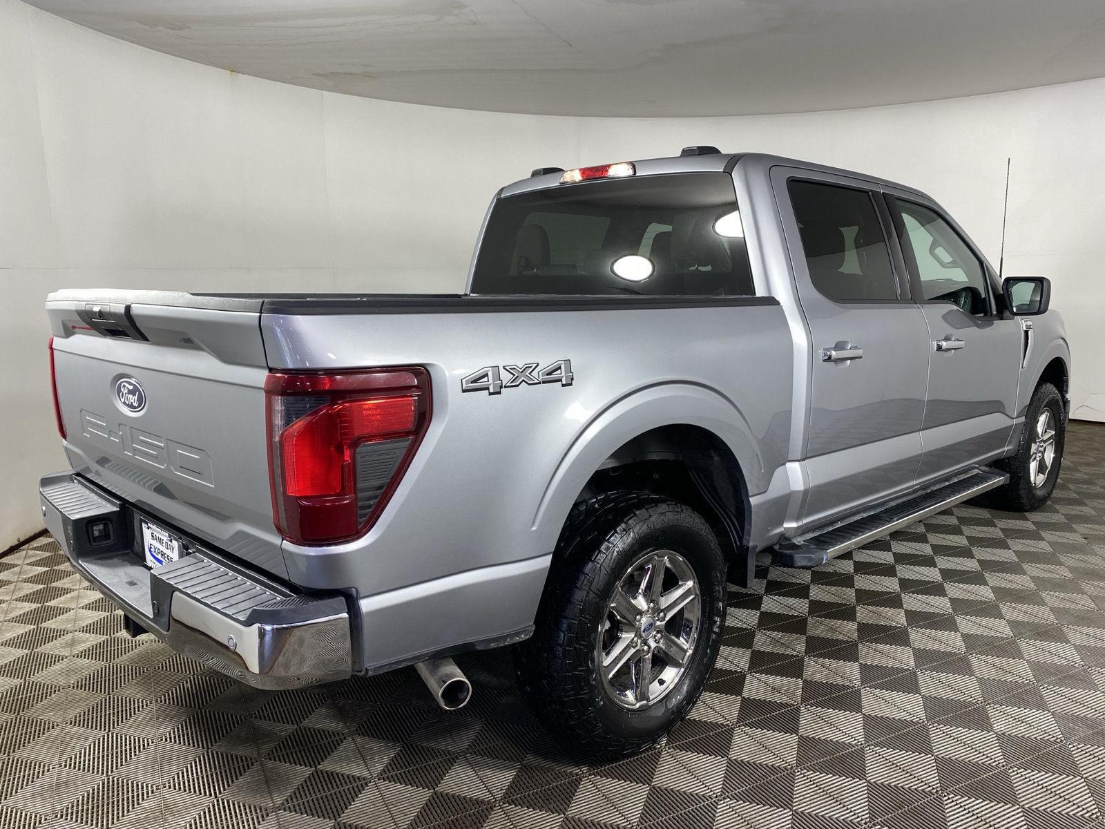 View vehicle photo 7