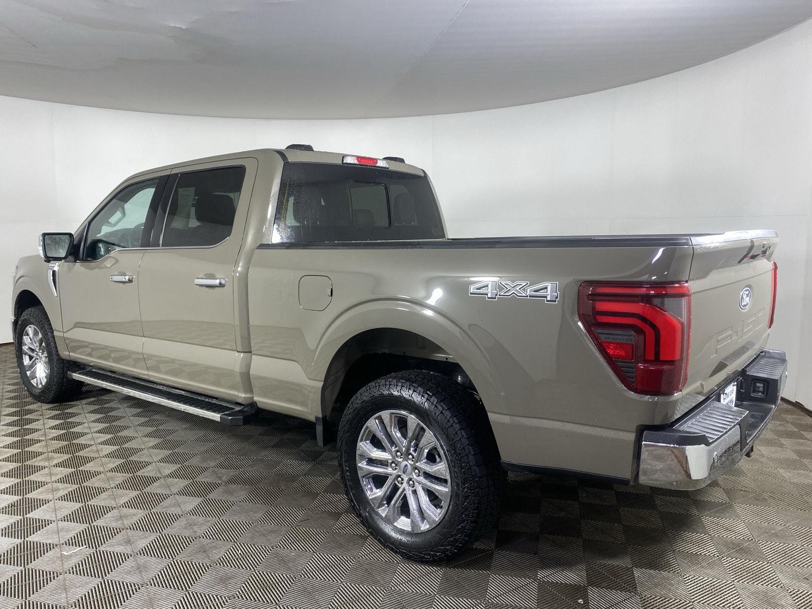 Used 2025 Gray Ford LARIAT image 5