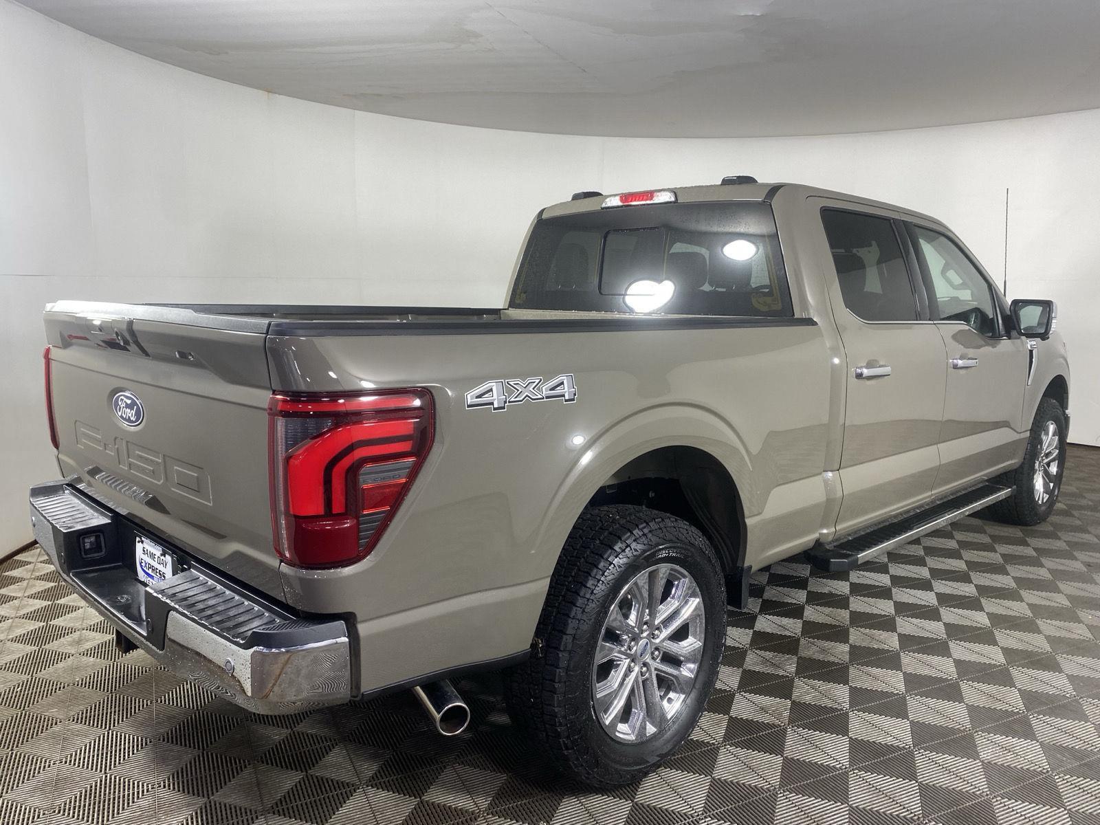 Used 2025 Gray Ford LARIAT image 7