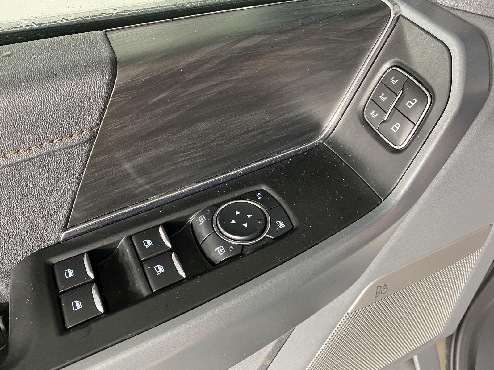 Used 2025 Gray Ford LARIAT image 13