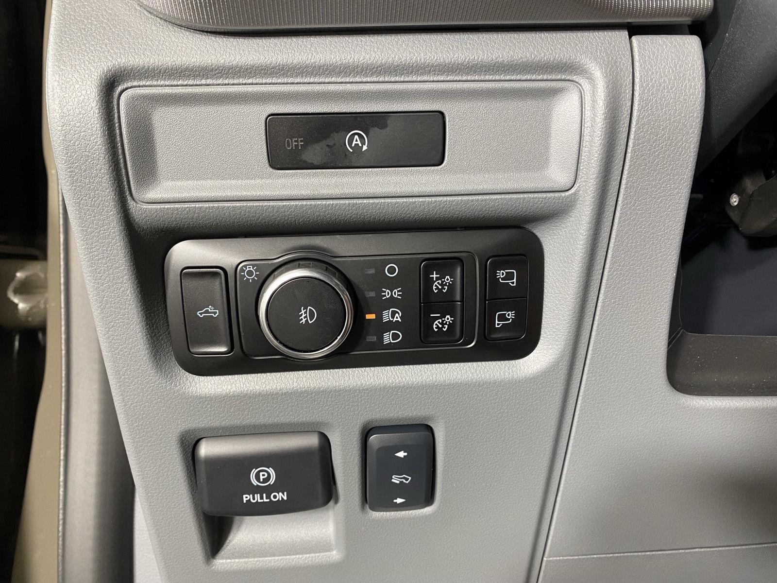 Used 2025 Gray Ford LARIAT image 14