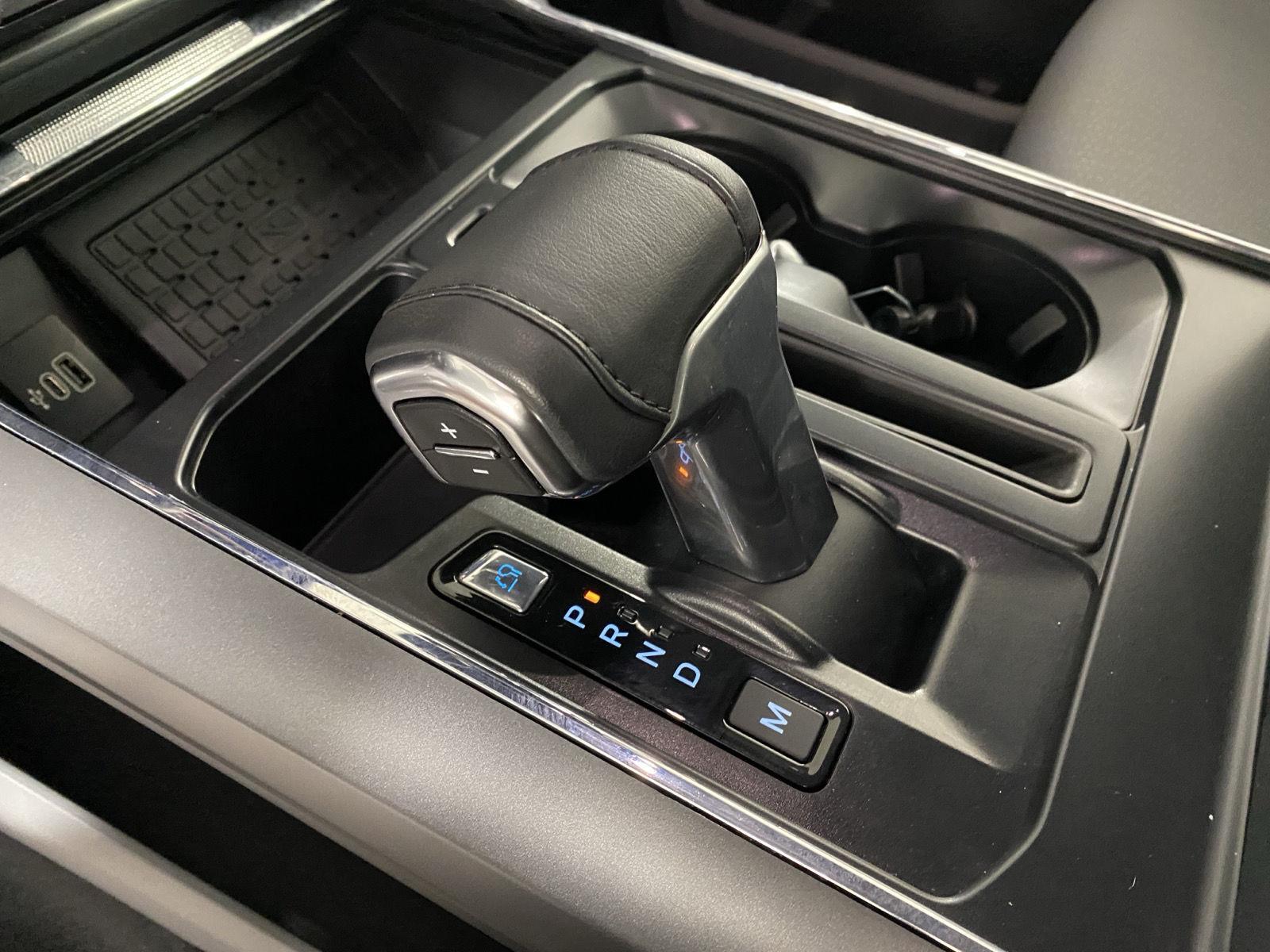 Used 2025 Gray Ford LARIAT image 18