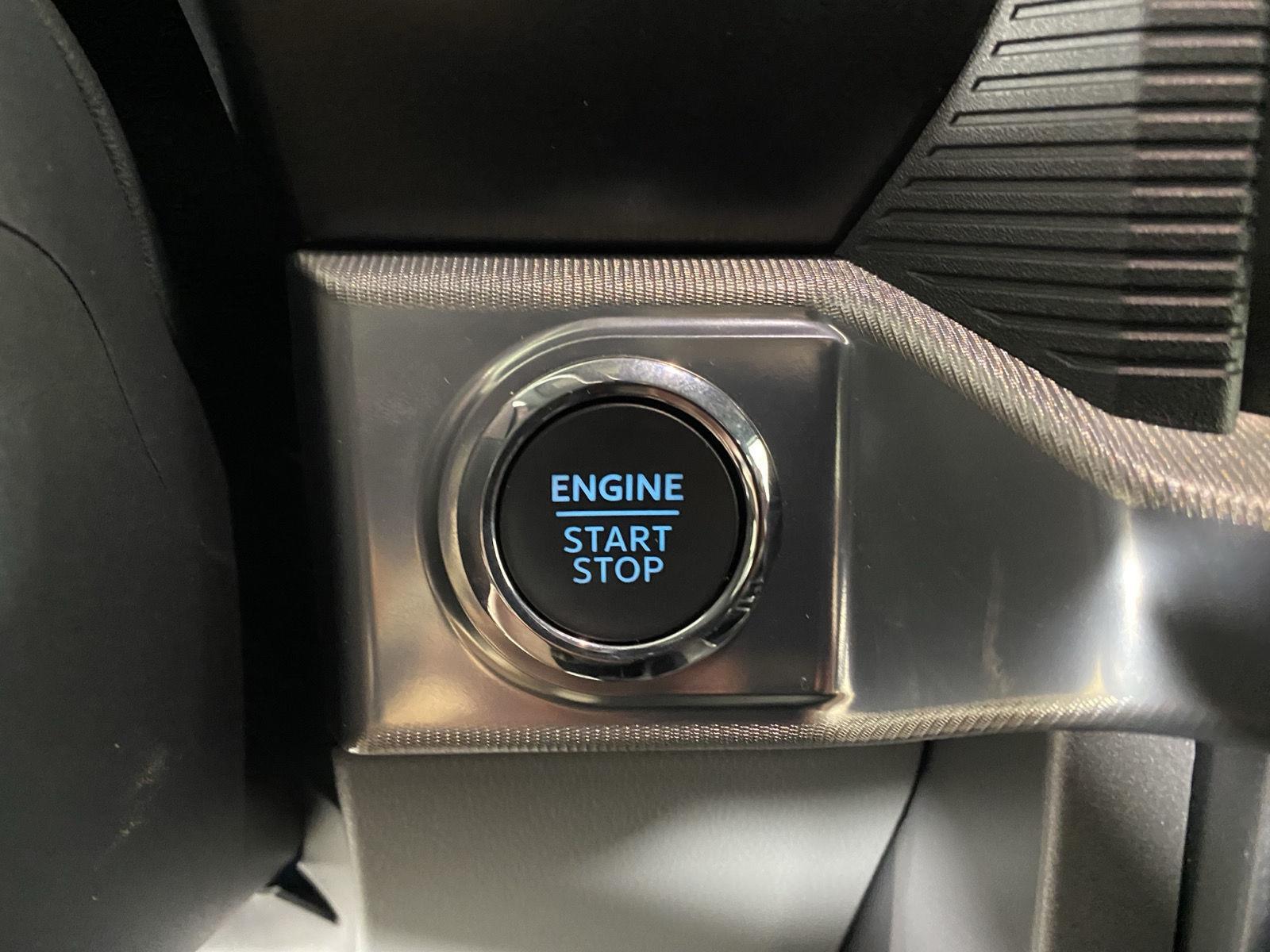 Used 2025 Gray Ford LARIAT image 19