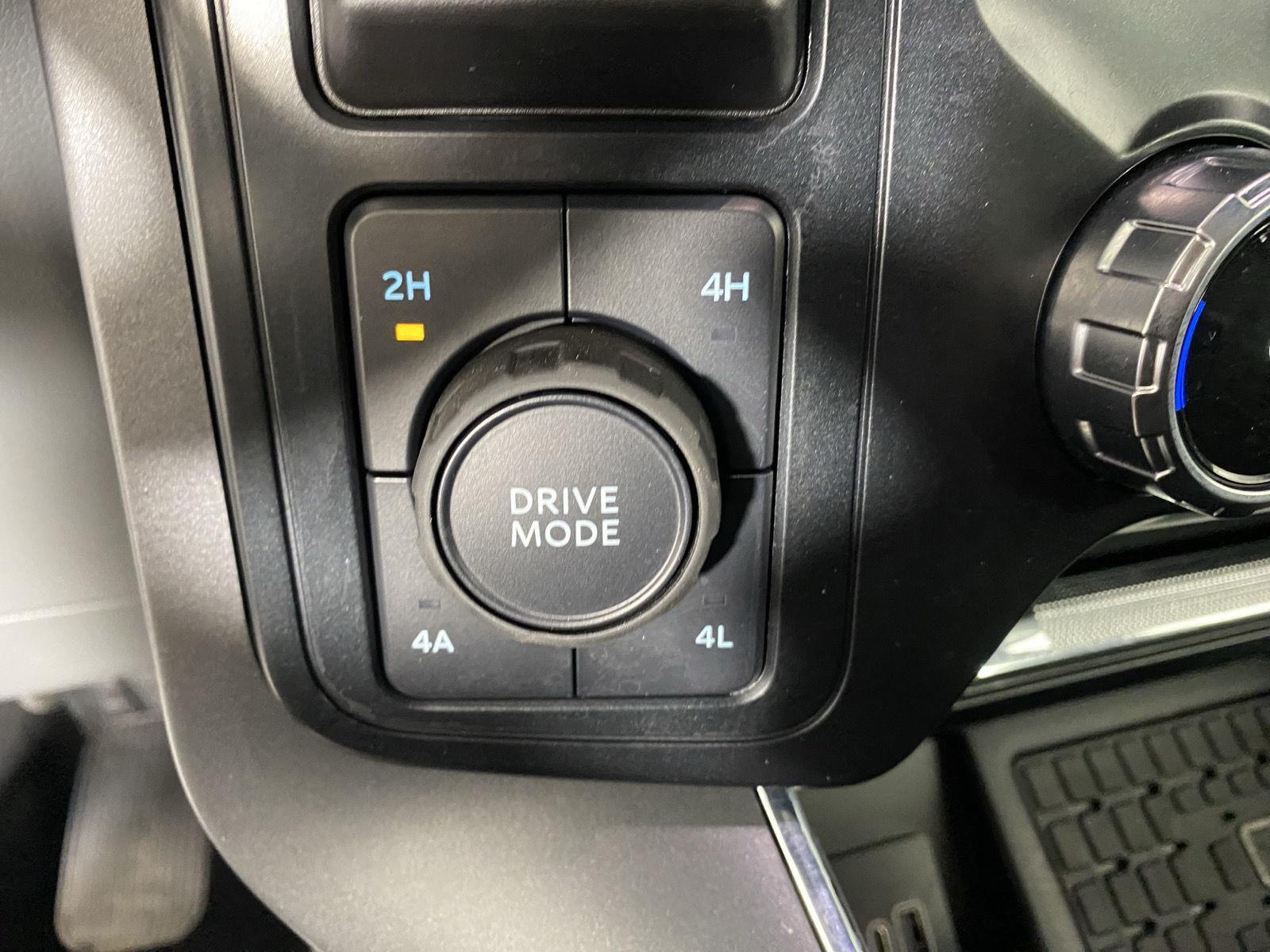Used 2025 Gray Ford LARIAT image 20