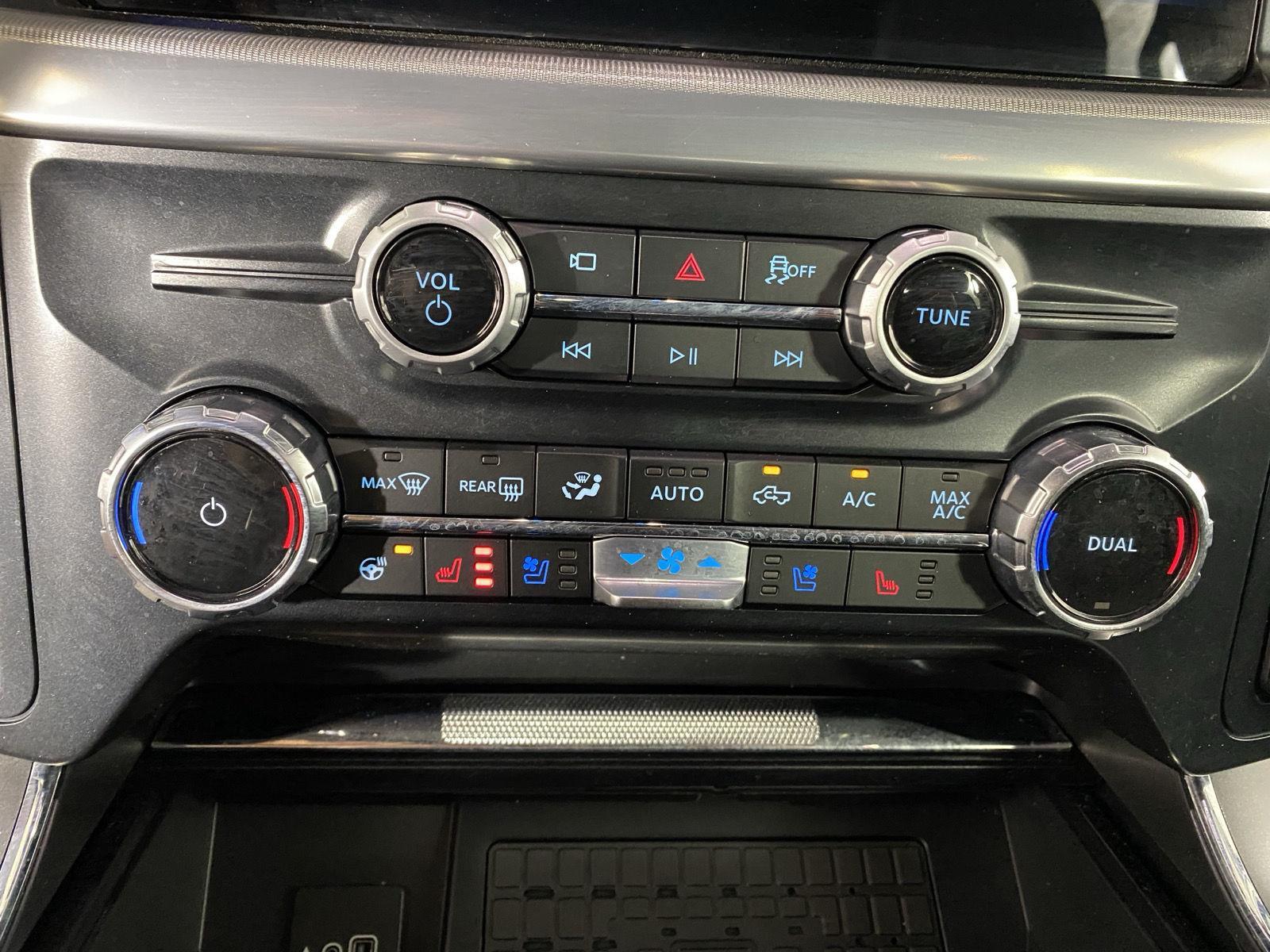 Used 2025 Gray Ford LARIAT image 22
