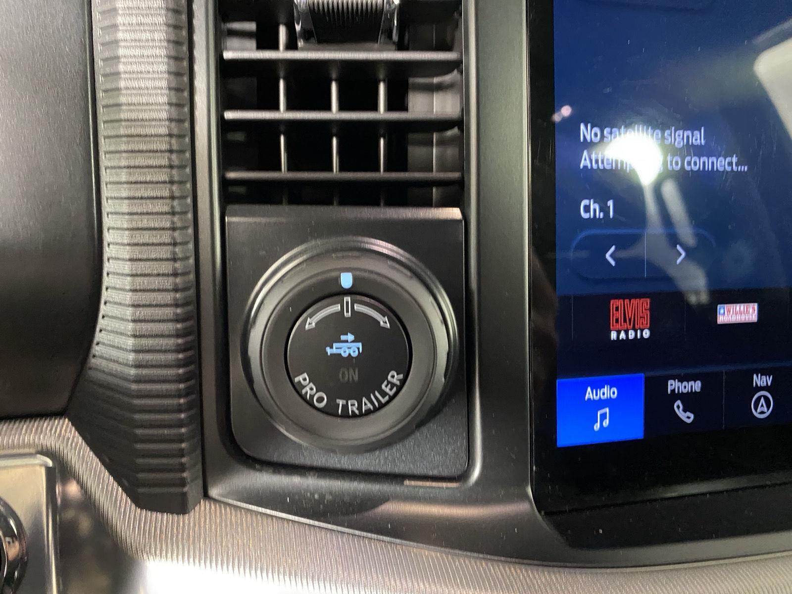 Used 2025 Gray Ford LARIAT image 23