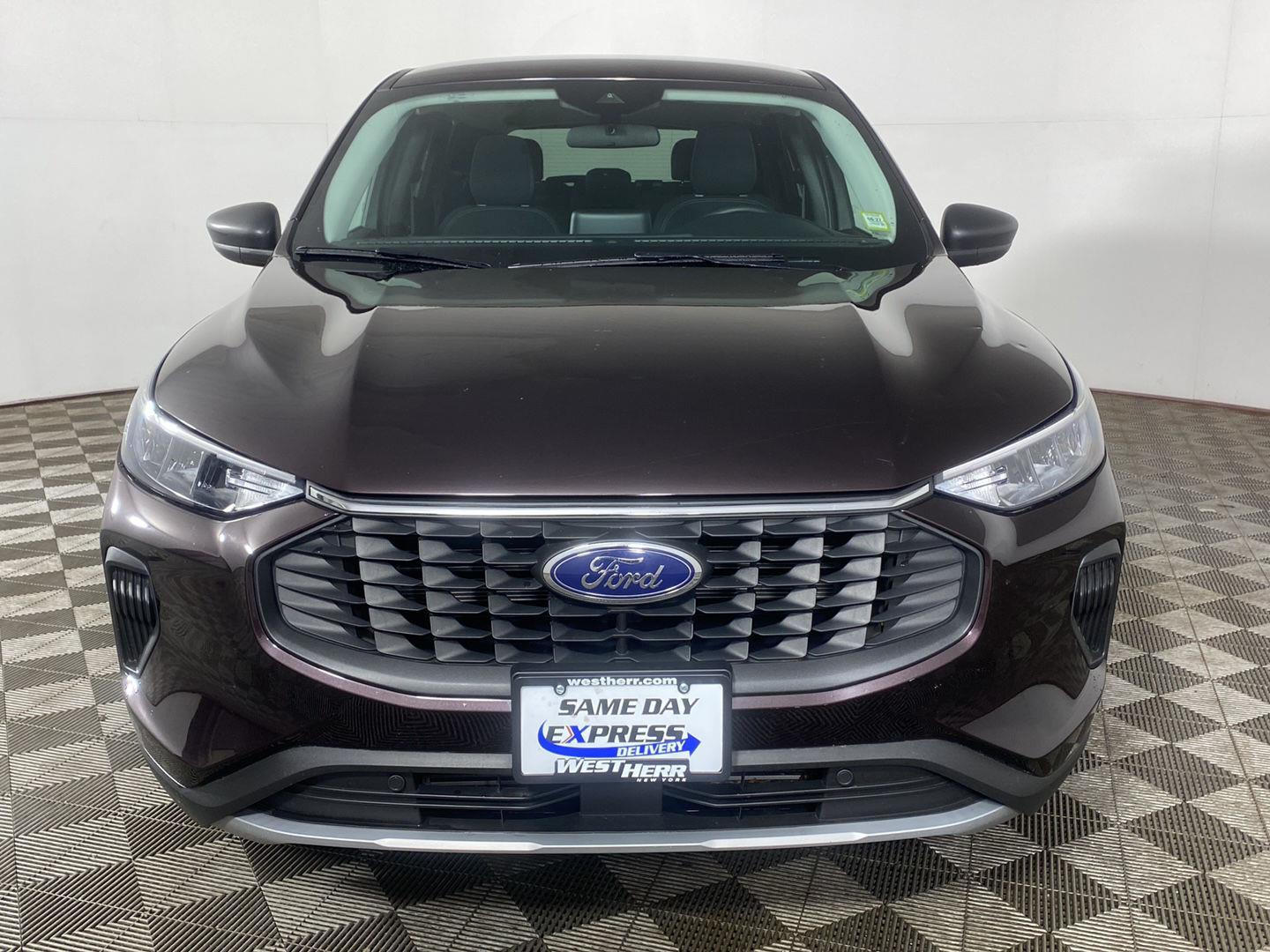 Used 2023 Cinnabar Red Ford Active image 25